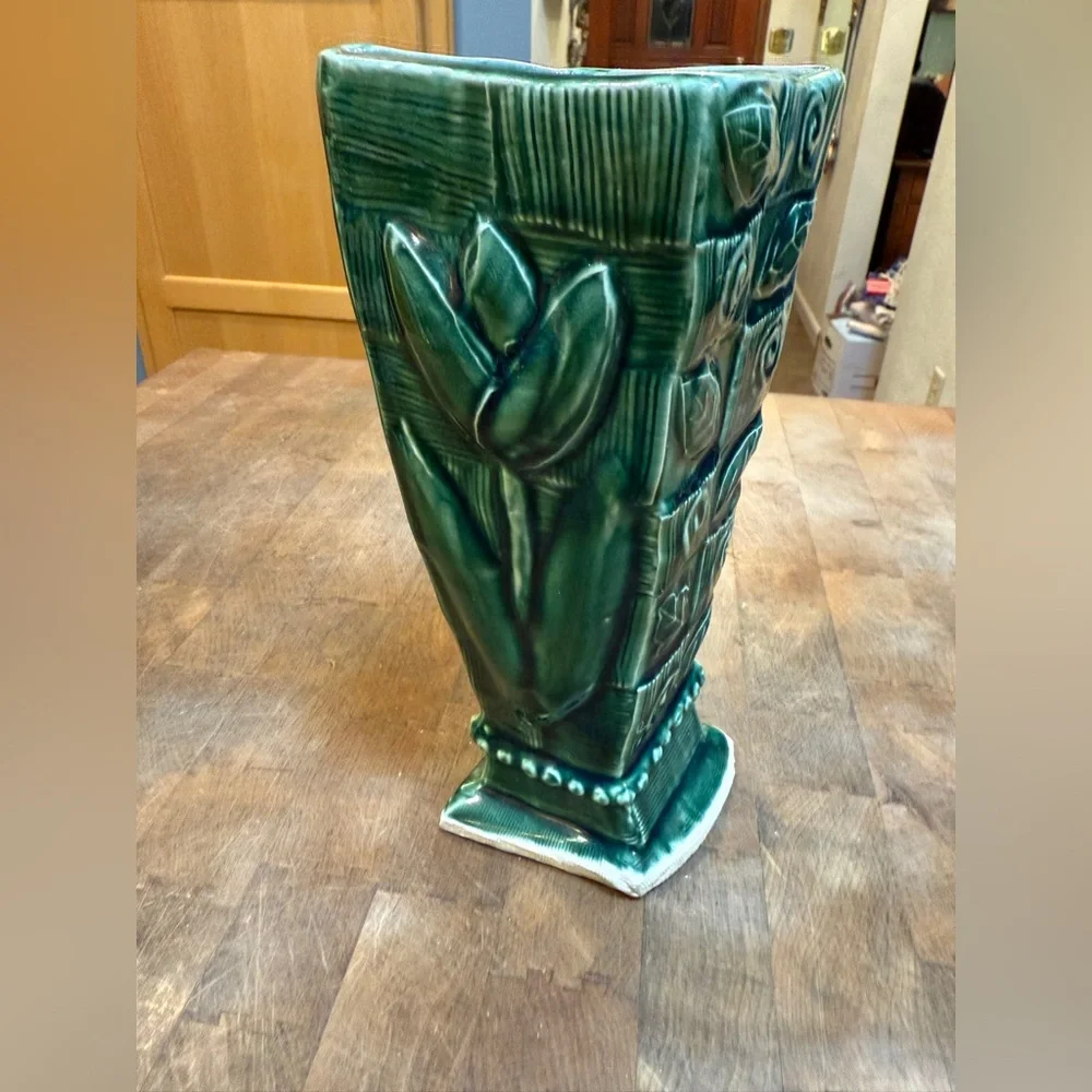 Vintage Mid Century Pottery Ceramic Glossy Green Unique Shape Fish Stamp Vase - Picture 3 of 16